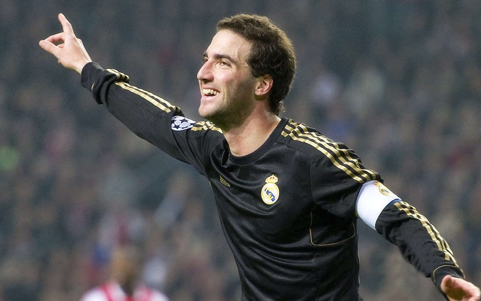 九游娱乐电竞站-世界杯逆境战:不畏强敌,逆势而上,感动全场,足球世界杯最大逆转