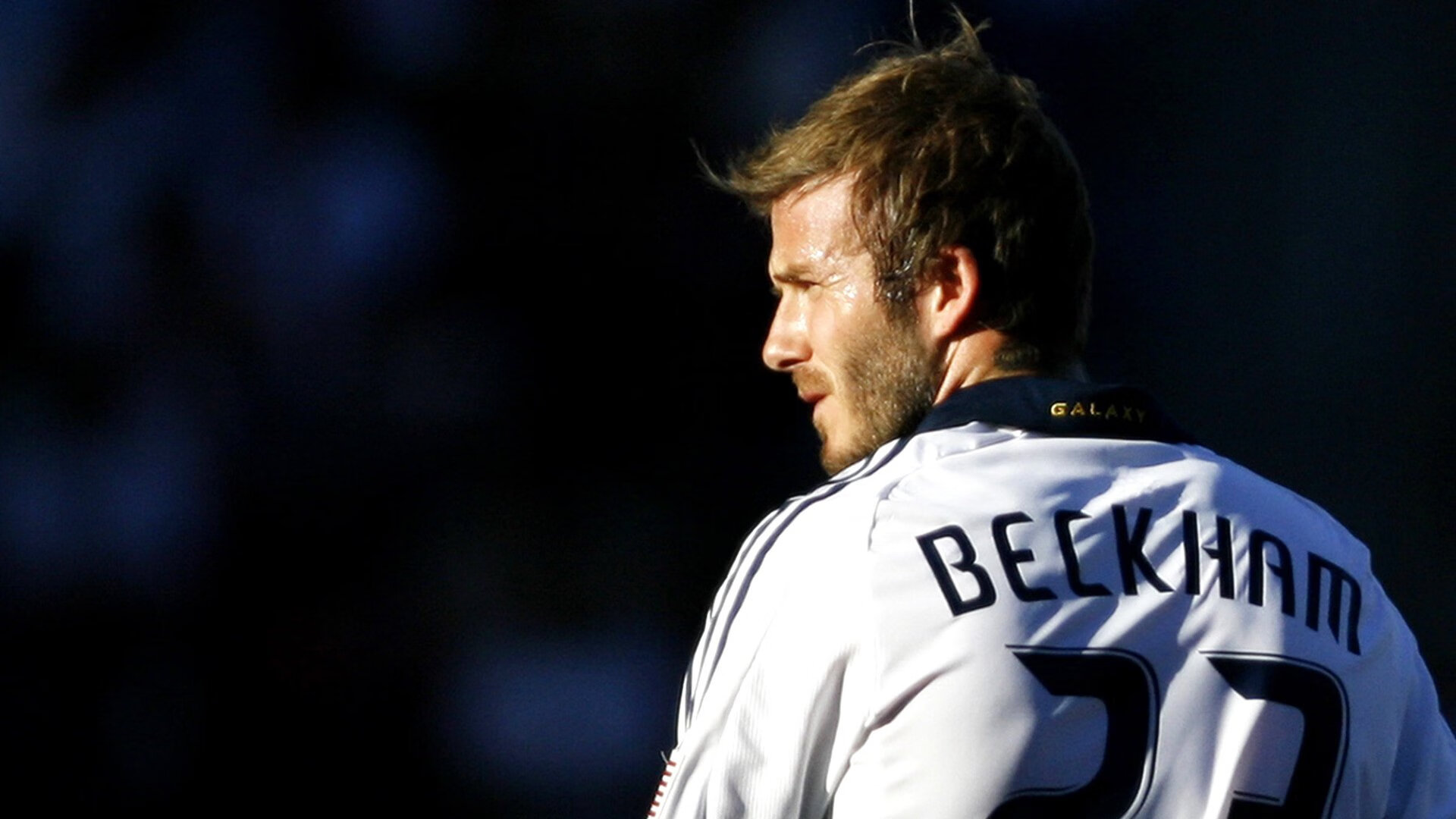 九游电竞-英超英豪纷争：斗志高昂点燃赛场，英豪超跑俱乐部百科